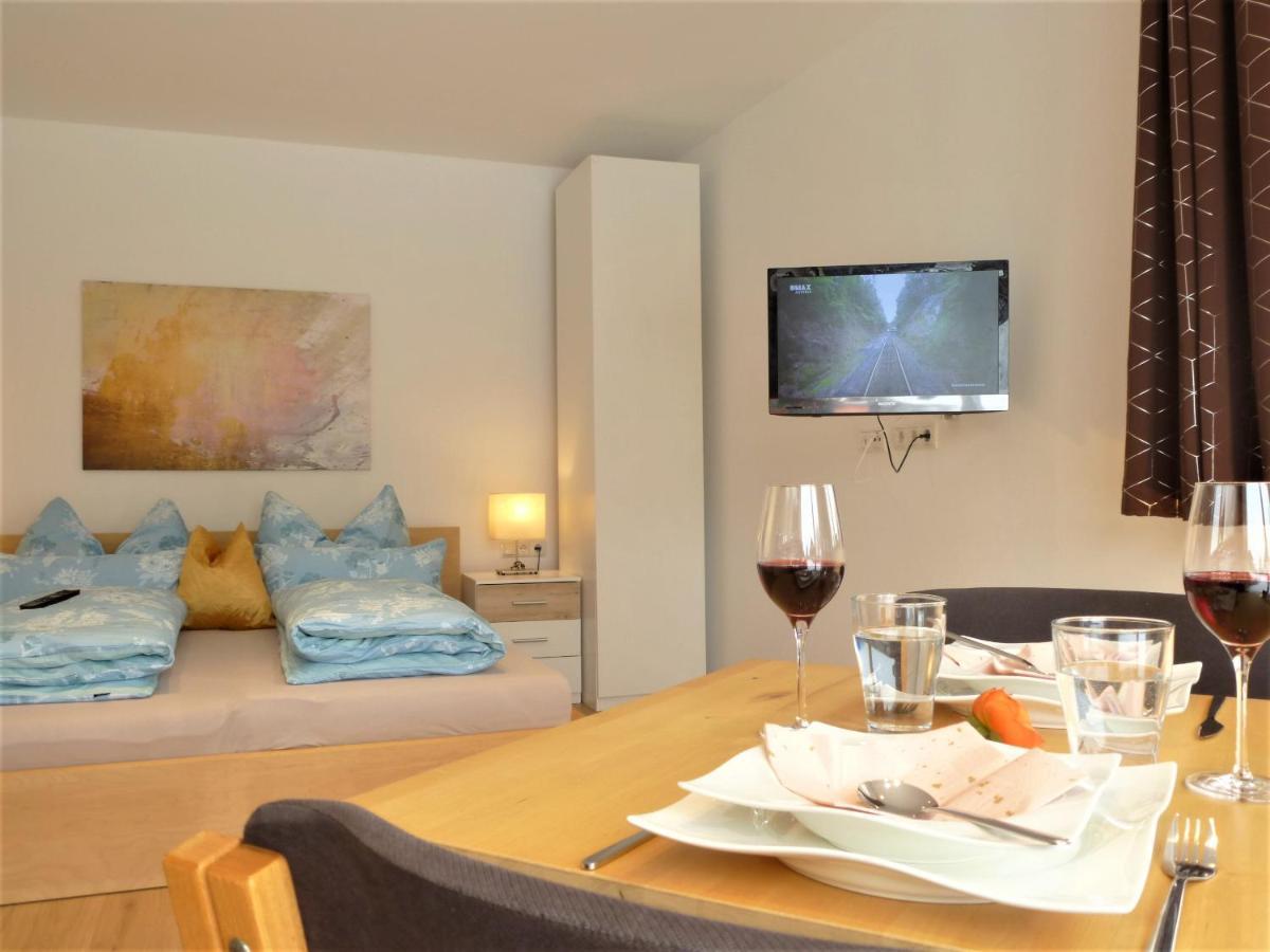 Cozy Mountain View Apartment With Terrace And Garden Innsbruck Kültér fotó