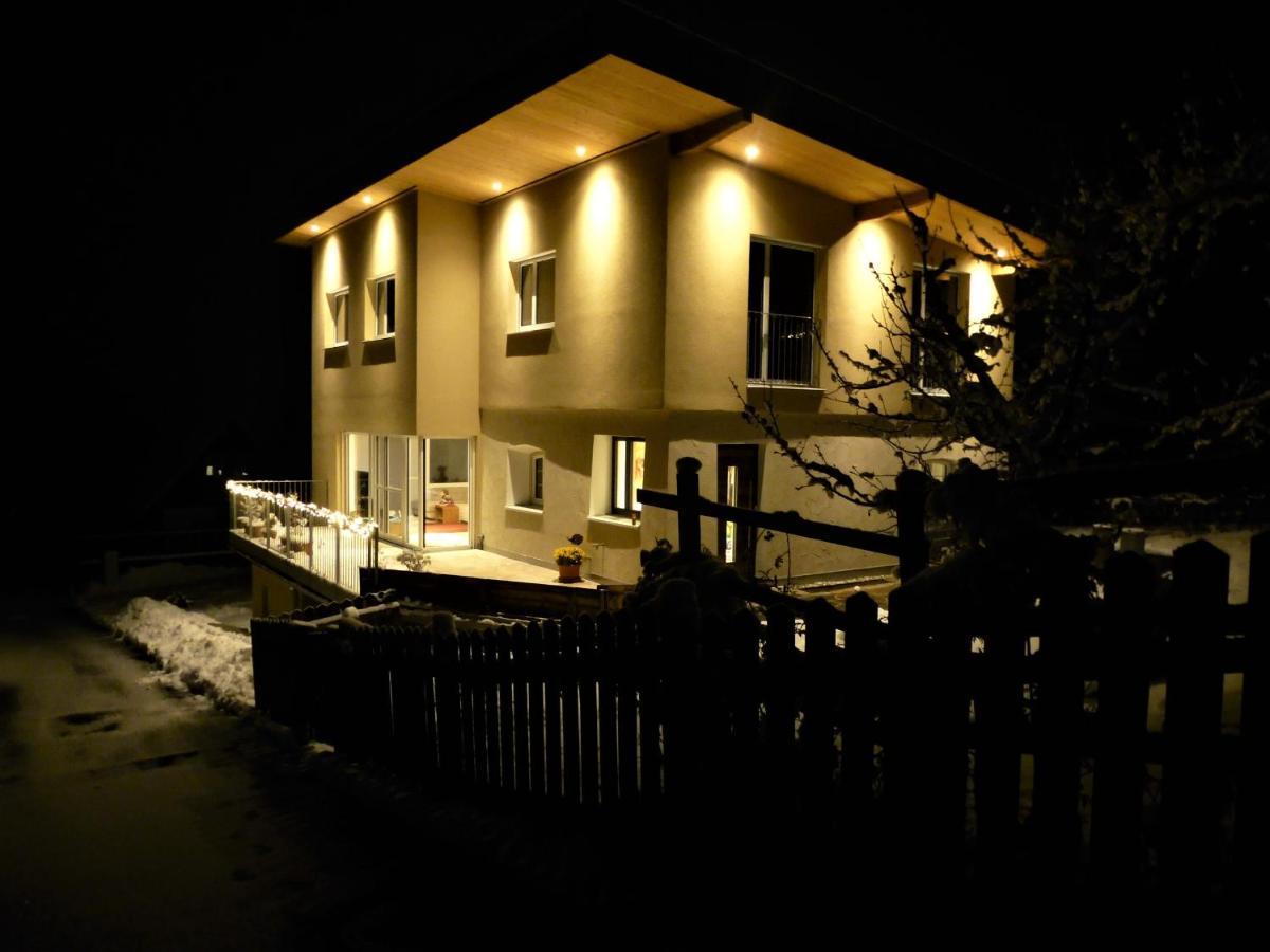 Cozy Mountain View Apartment With Terrace And Garden Innsbruck Kültér fotó